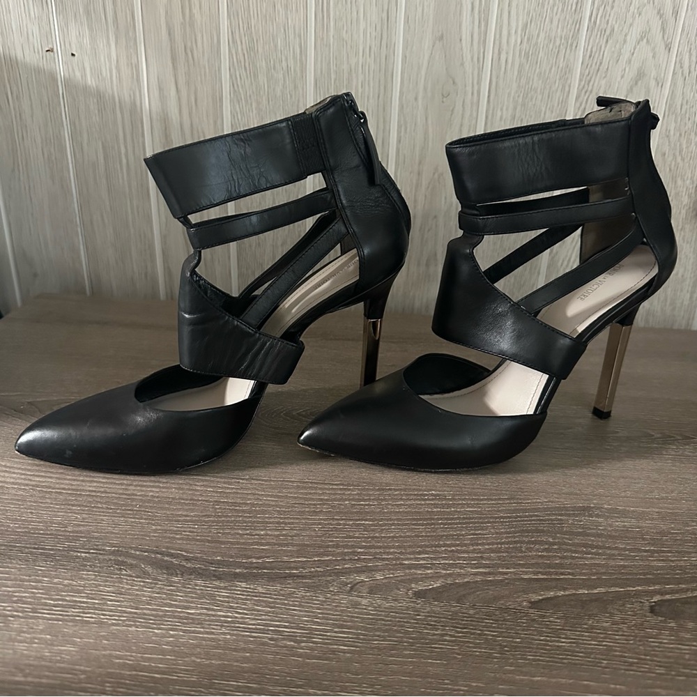 Pour la Victoria Zanie Heel Heeled Sandal 9.5 Black Cage Gold Leather Revolve - Picture 3 of 9